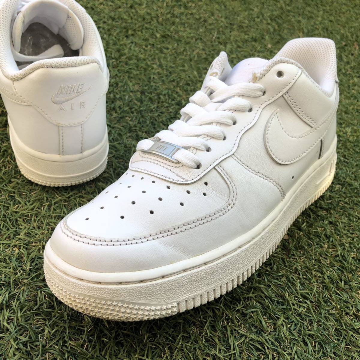 美品24 NIKE AIR FORCE1 07 ナイキ エアフォースワン ロー HW696_画像2