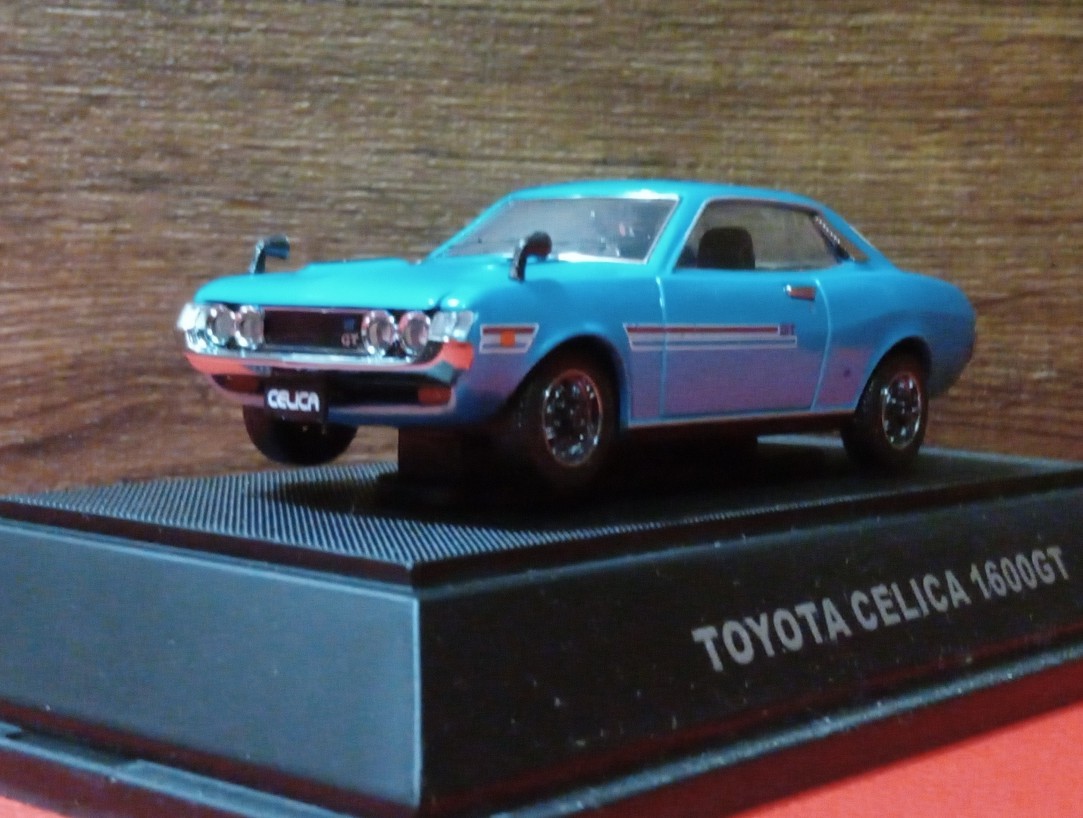 EBBRO Oldies 1/43 TOYOTA CELICA 1600GT（Metallic Blue） ダルマセリカ TA22の画像2