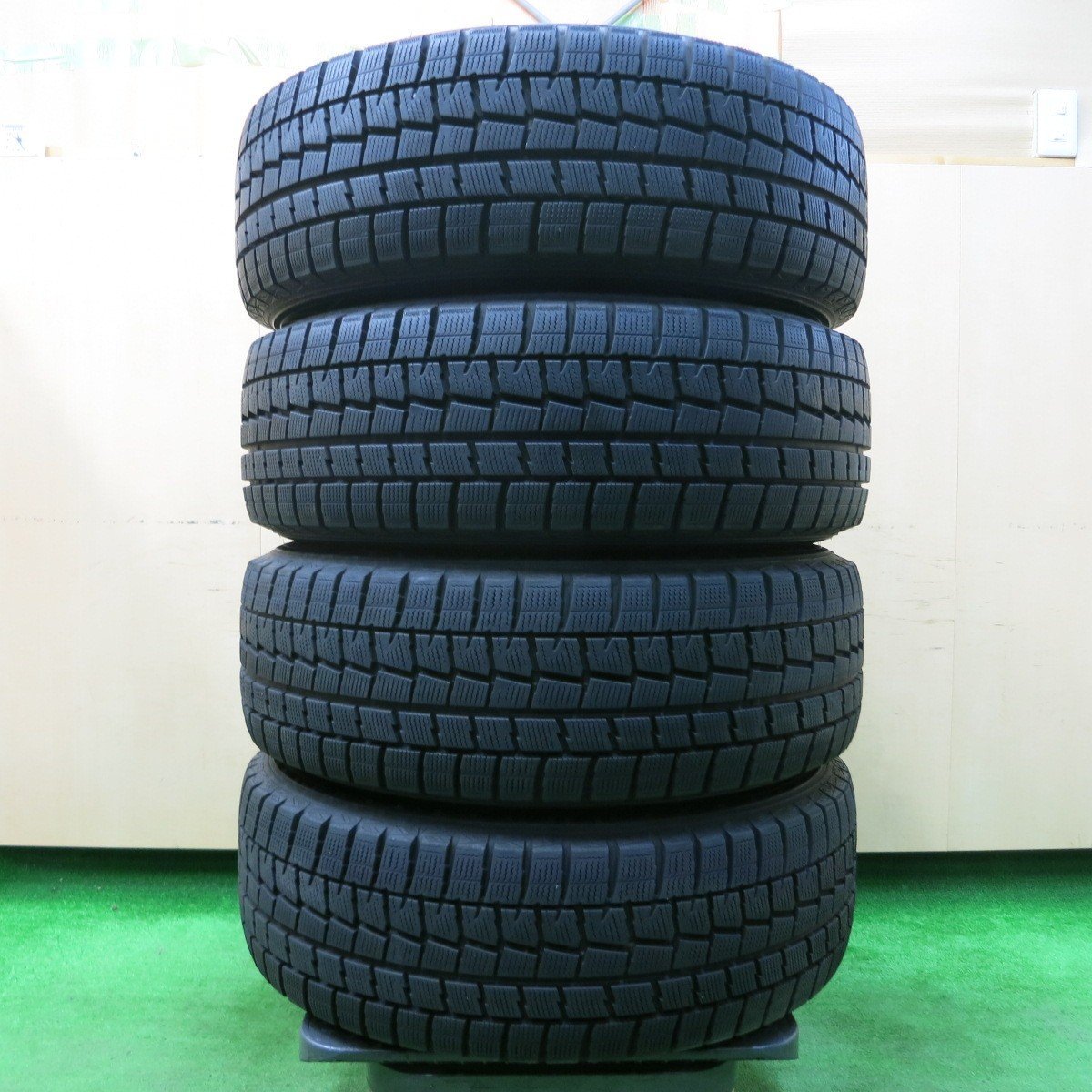 *送料無料*バリ溝！キレイ！9.5分★スタッドレス 215/65R16 ダンロップ ウインターマックス WM01 JOKER PCD114.3/5H★3122902イスの画像5