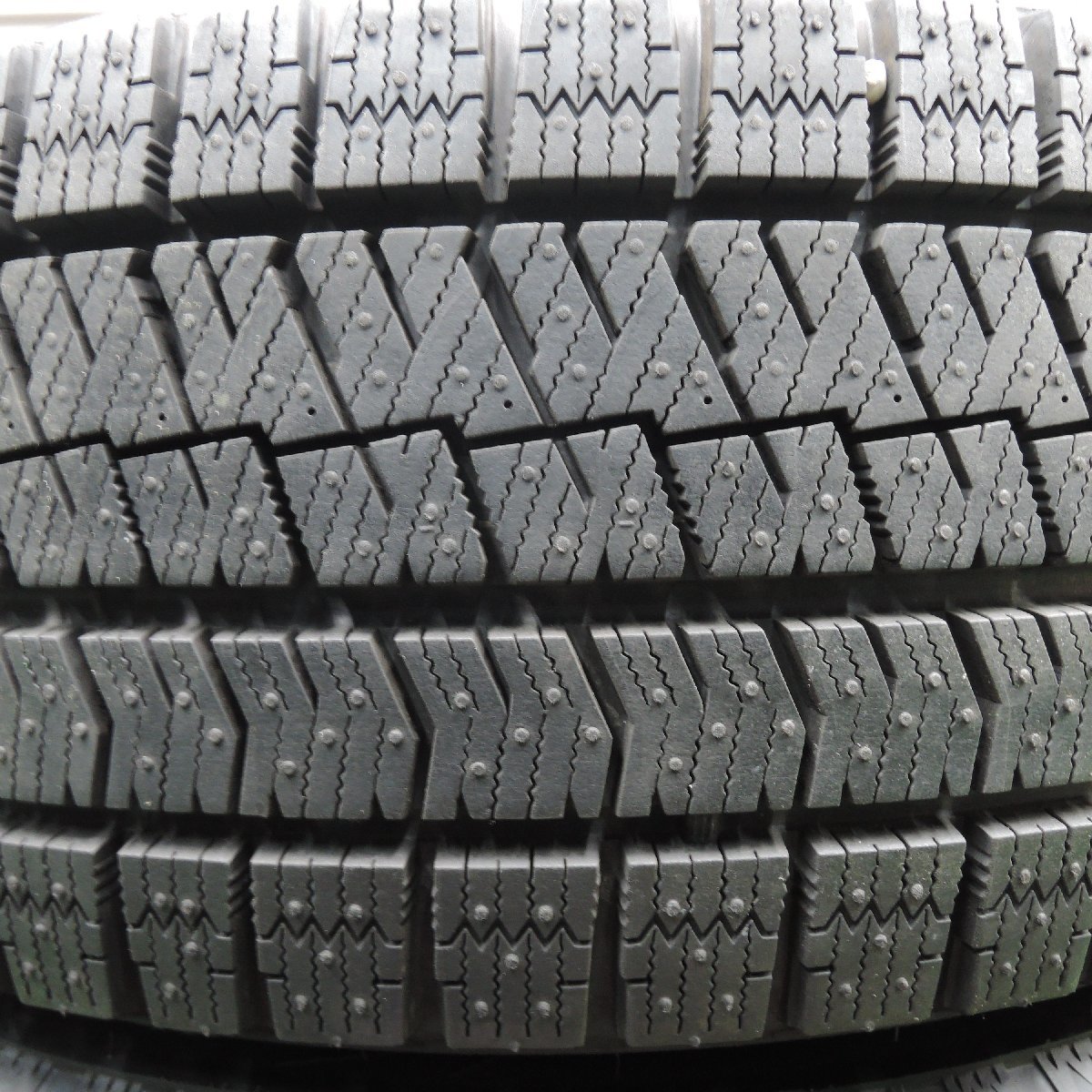 *送料無料*バリ溝！ほぼ10分★ベンツ等 MAK 205/55R16 スタッドレス ブリヂストン ブリザック VRX2 16インチ PCD112/5H★3122903HAス_画像4