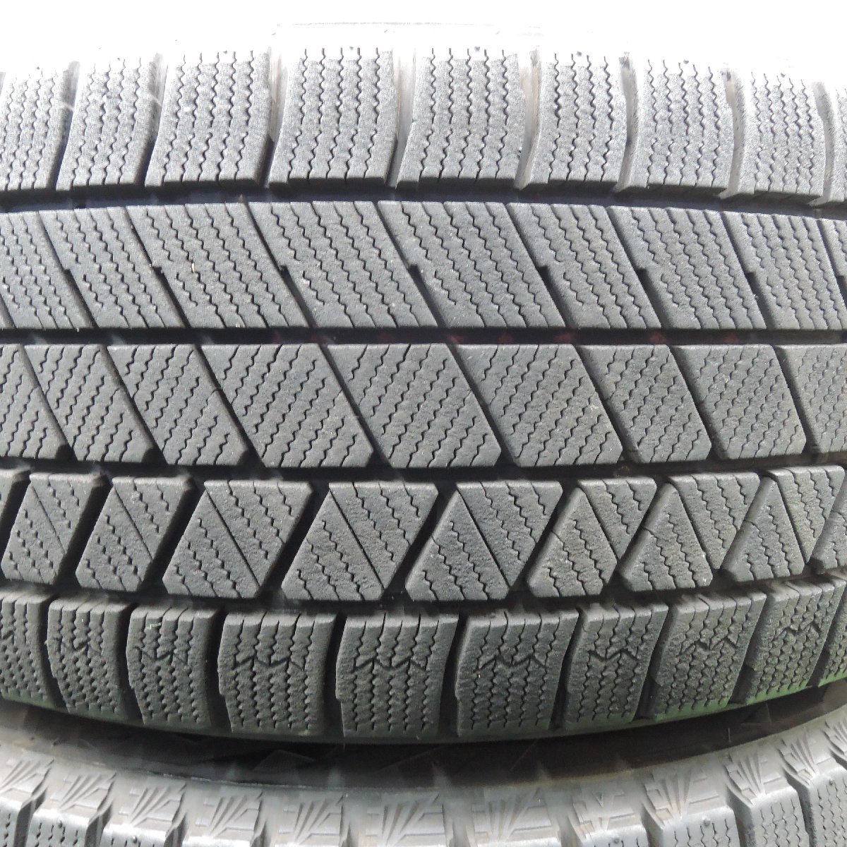 *送料無料*バリ溝！21年！キレイ！9.5分★スタッドレス 225/45R17 ブリヂストン VRX3 Lefinada レフィナーダ PCD114.3/5H★4010602NJス_画像4