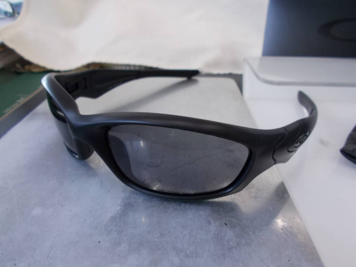 OAKLEY オークリー Straight Jacket Matte Bl OO9039-11-013 サングラス 　Grey レンズ_画像4