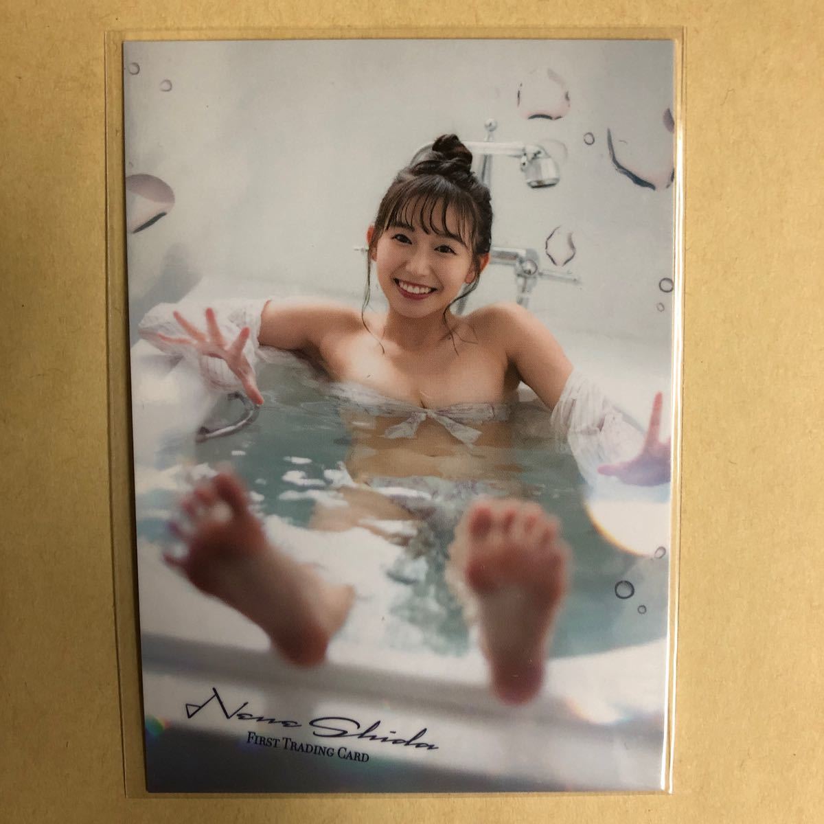 志田音々 トレカ アイドル グラビア カード 水着 ビキニ RG58 タレント トレーディングカード 仮面ライダーギーツの画像1
