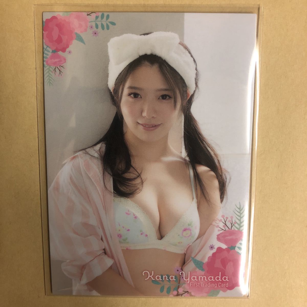 山田かな トレカ アイドル グラビア カード 下着 RG46 タレント トレーディングカード_画像1