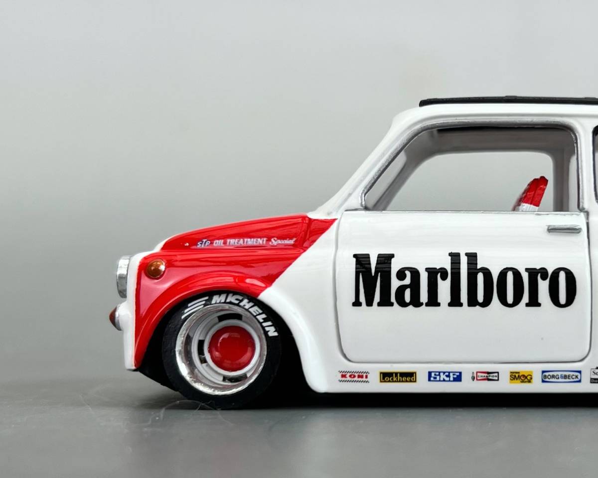 KiNSMART製1/24サイズ　Fiat500改　　マルボロ・レースカー使用製作完成品_画像1