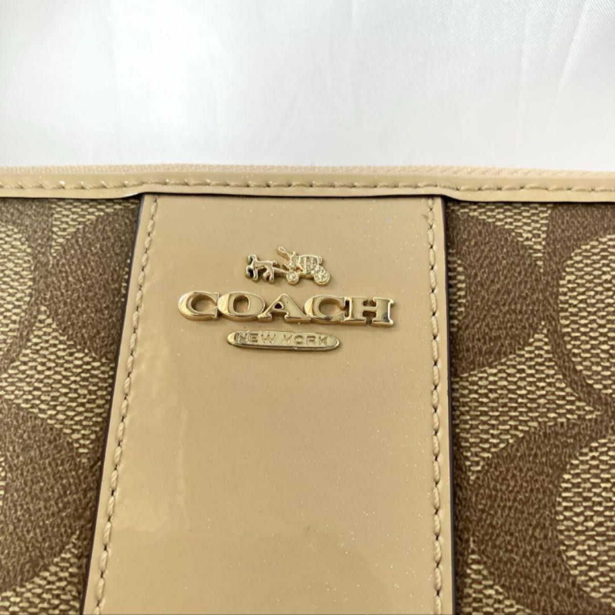 定番人気　COACH 長財布　ベージュ　シグネチャー　ラウンドファスナー