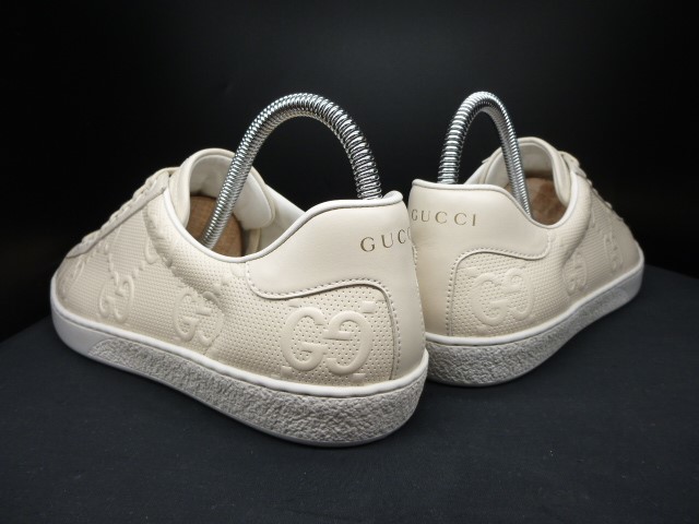 ◆本物保証◆グッチ◆GUCCI◆2024年(107,800円)◆メンズ/GG/エンボス/エース/レザー/スニーカー/シューズ/革/靴/26.5㎝程度★☆極美品☆★_靴ベラ使用でヒールに型崩れもありません。