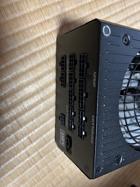 ☆1円スタート売り切り☆　Corsair　RM850　電源　中古_画像2