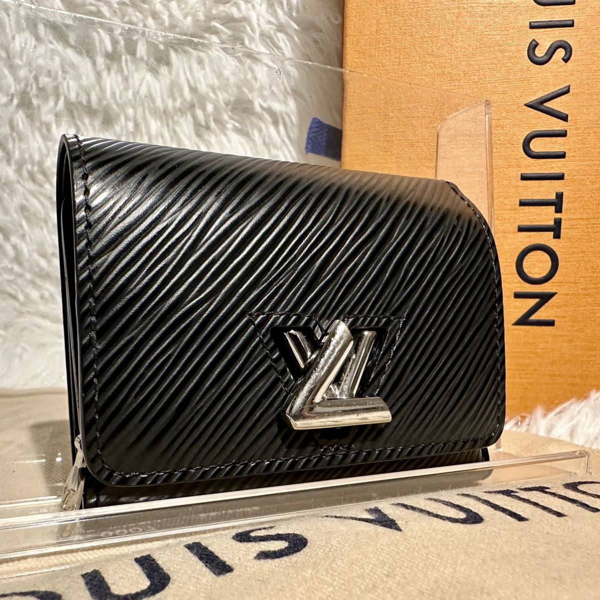 ★極美品★ LOUIS VUITTON ルイヴィトン エピ ポルトフォイユ ツイストコンパクト XS 財布 M63322 メンズ レディース 折財布 正規品 黒_画像1