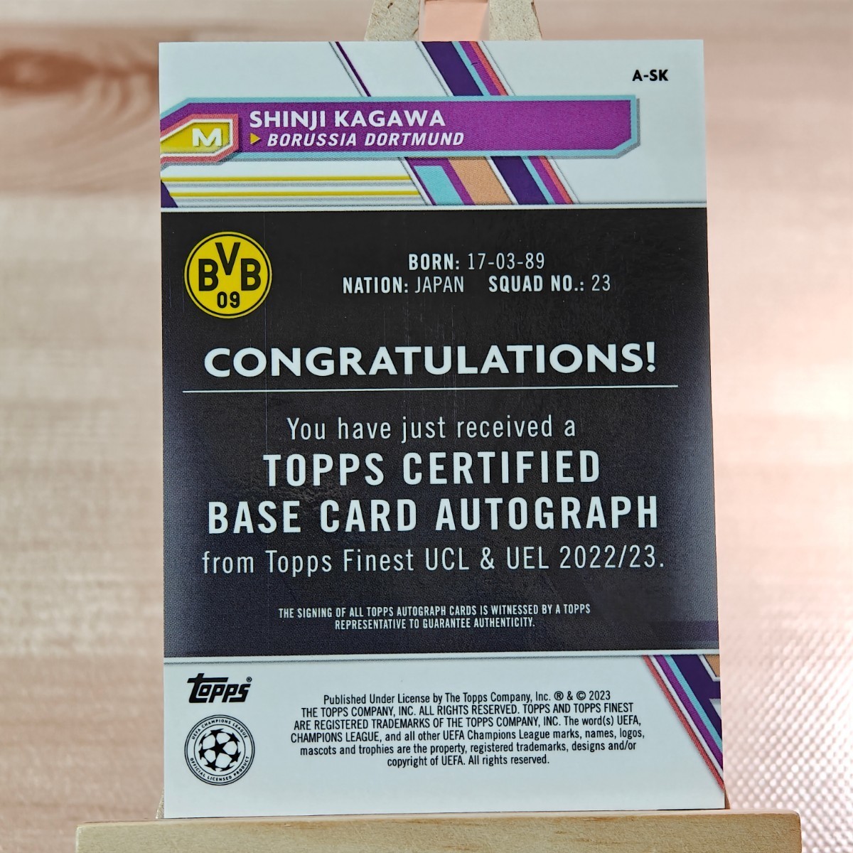 香川真司 2022-23 Topps Finest UEFA Champions Shinji Kagawa Auto ボルシア・ドルトムント 直筆サインカード_画像2