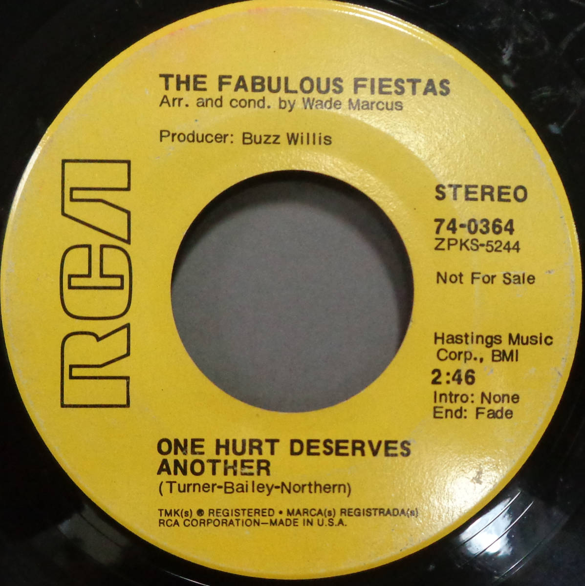 【SOUL 45】FABULOUS FIESTAS - KEEP IT IN THE FAMILY / ONE HURT DESERVES ANOTHER (s240102008) _画像1