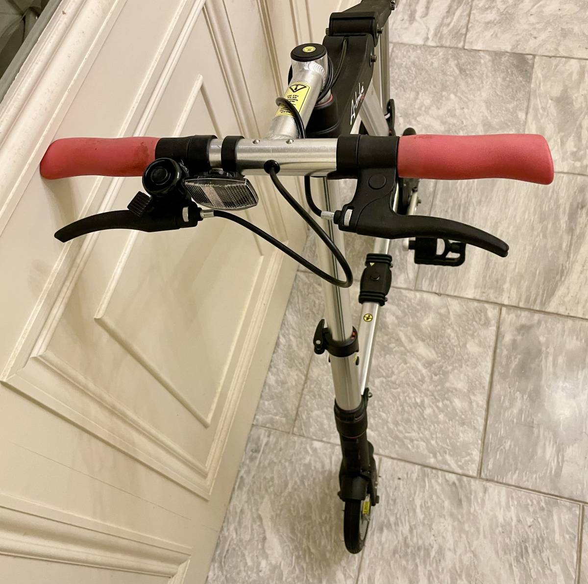 A-bike CITY 折り畳み自転車 シンクレアリサーチ ノーパンクタイヤの画像4