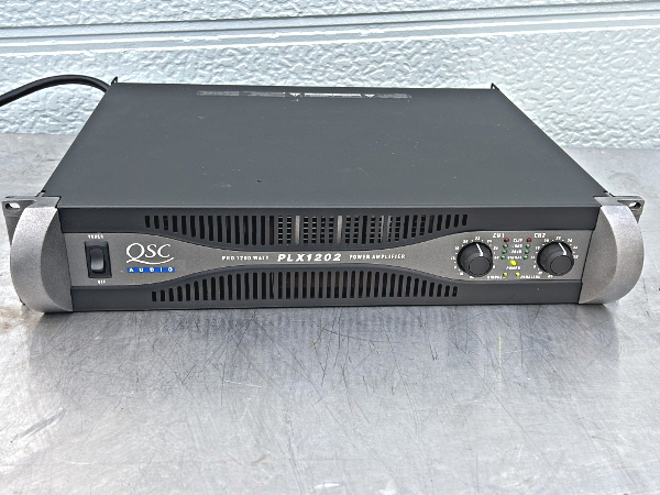 QSC PLX1202 パワーアンプ ステレオ 2ch USA製_画像1