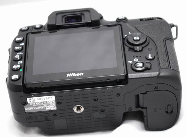 【新品同様の超美品 668ショット・メーカー保証書付き】Nikon ニコン D7500_画像10