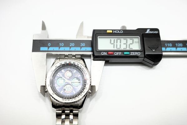 101　CASIO MISSION QZ　　385 MIS-102　　カシオ ミッション パイロットウォッチ 4つ目 クォーツ メンズ 腕時計 純正ブレス_画像8