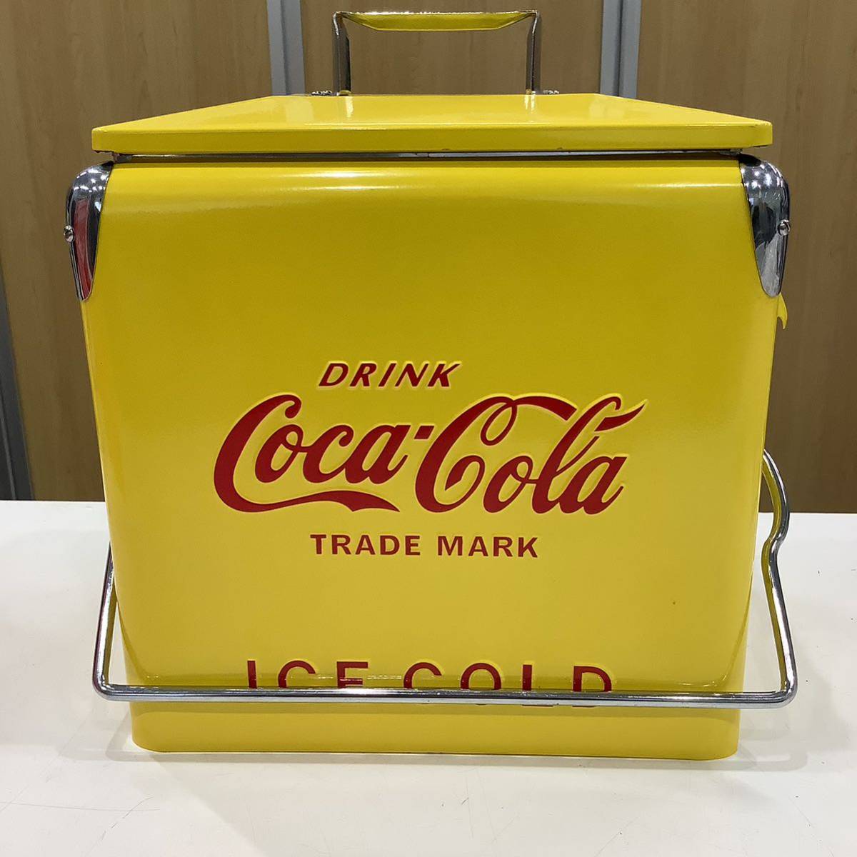 ＊Coca-Cola Picnic Storage 復刻版 コカ・コーラ ピクニックストレージ クーラーボックス アウトドア イエロー 黄色 元箱付き_画像2