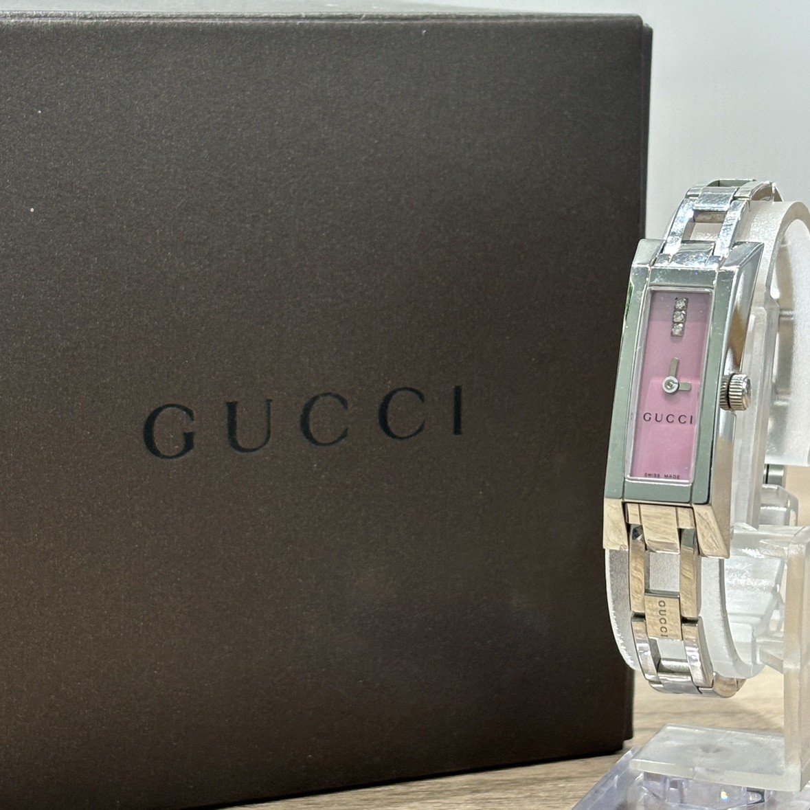 【中古品】GUCCI グッチ 3Pダイヤ ピンクシェル 腕時計 YA110515(110) クォーツ 箱、ギャラ付属