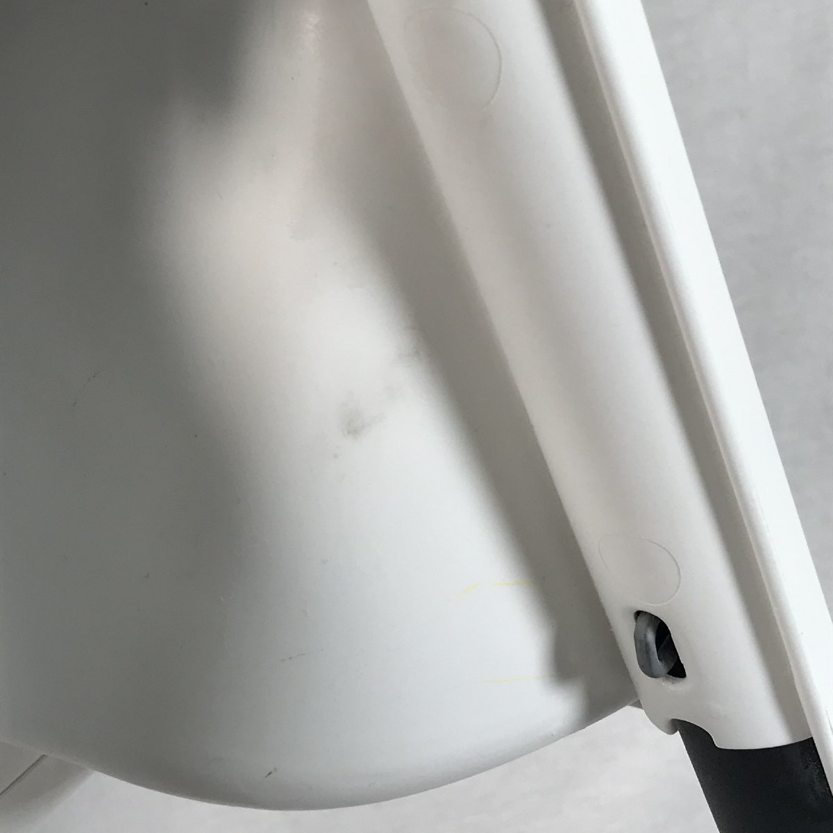 { secondhand goods }BABY BJORN baby byorun high chair white 