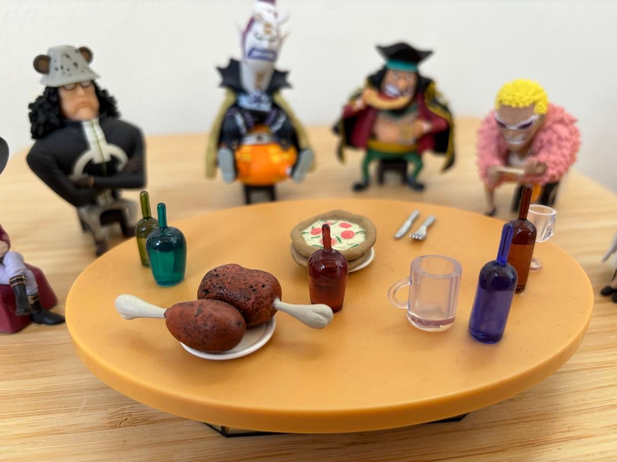 ワンピース 一番くじ フィギュアセレクション 王下七武海会議