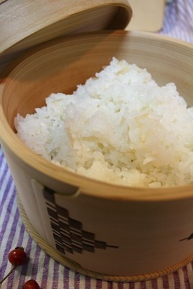 新品　柴田慶信商店　お櫃　六寸（ご飯3合用）白木のお櫃　無塗装　大館曲げ輪　伝統工芸品　天然の秋田杉　柾目　_画像4