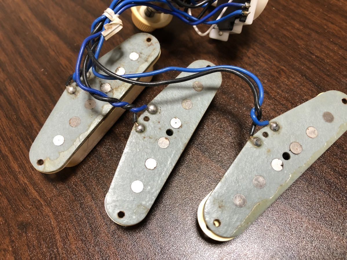 【中古】70年代後半 FERNANDES FST フェルナンデス ピックアップ スイッチ ポット ジャック セット Tokai Stratocaster Pickups_画像2