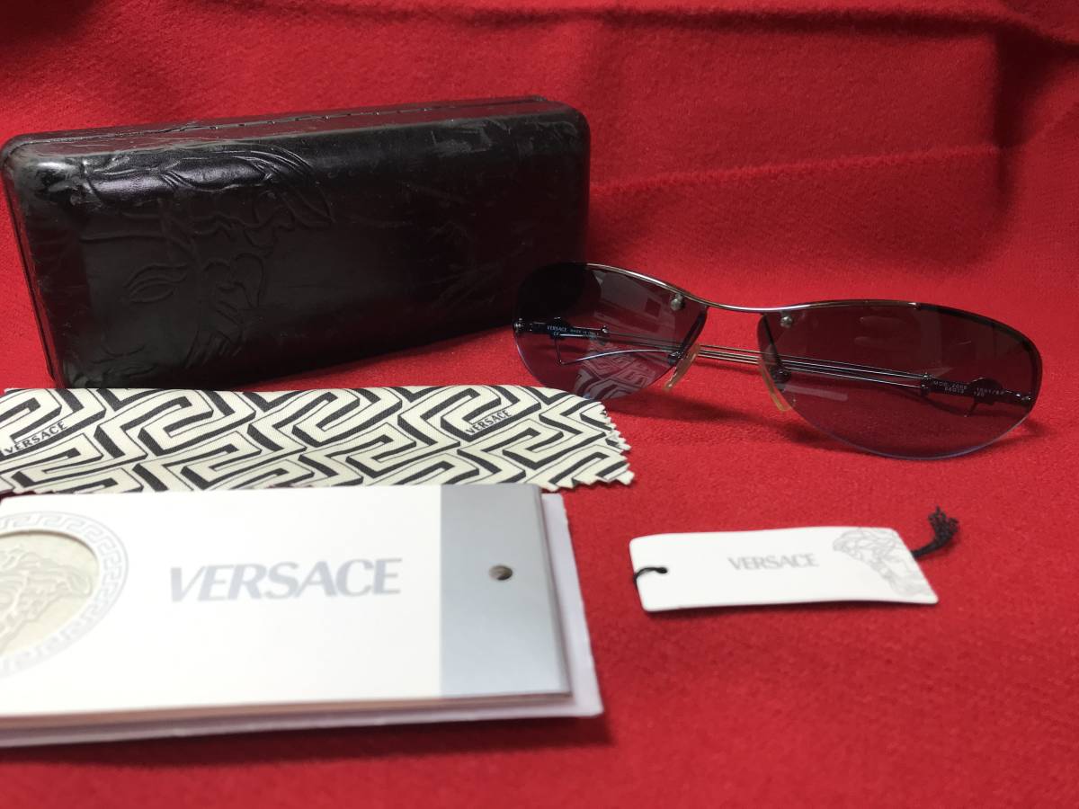 美品★hydeモデル★VERSACE ヴェルサーチ MOD2006 メデューサ メタルサングラス シルバー グラデーション ベルサーチ ラルク VAMPS（20）_画像3