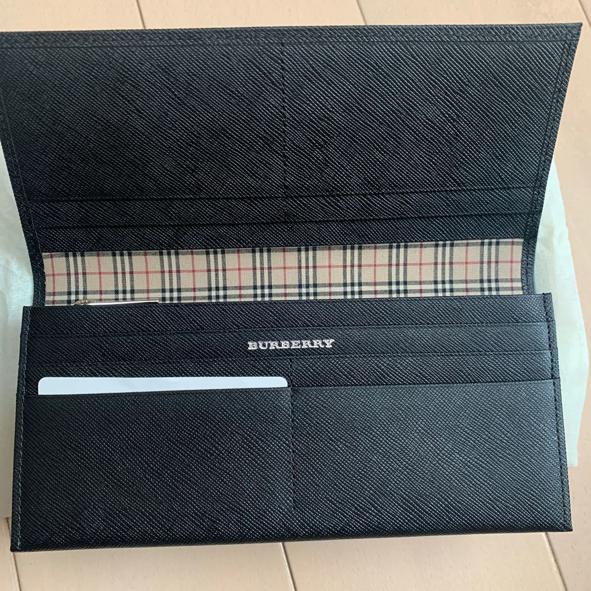 【未使用】BURBERRY バーバリー レザー長財布 ブラック 裏地ノバチェック カード入れ 小銭入れ 箱付き_画像3