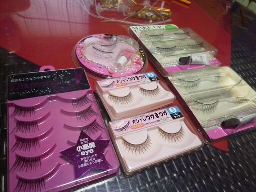  attaching eyelashes set unused goods 