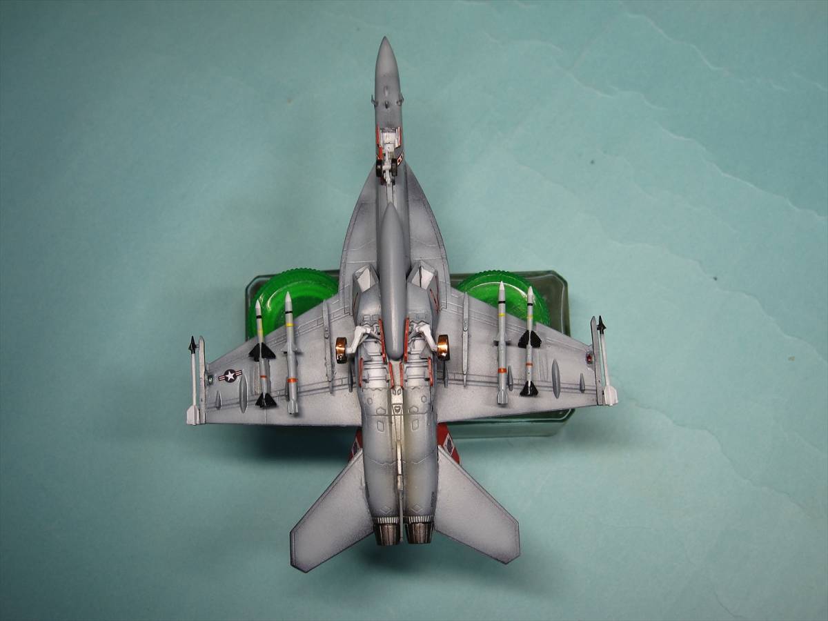 1/144　完成品　F/A-18F　スーパーホーネット　VFA-102 ダイアモンドバックス　(マイコン電飾)_画像7