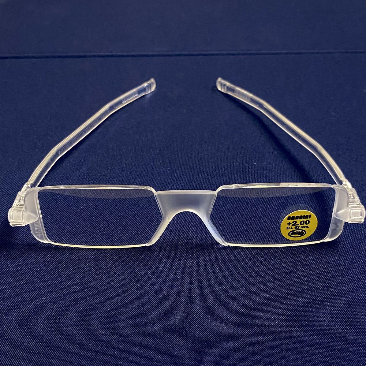 新品 NANNINI コンパクト シニアグラス +2.00 コンパクトグラス 透明 携帯用 眼鏡 GUESS 軽量 折りたたみ ITALY_画像2