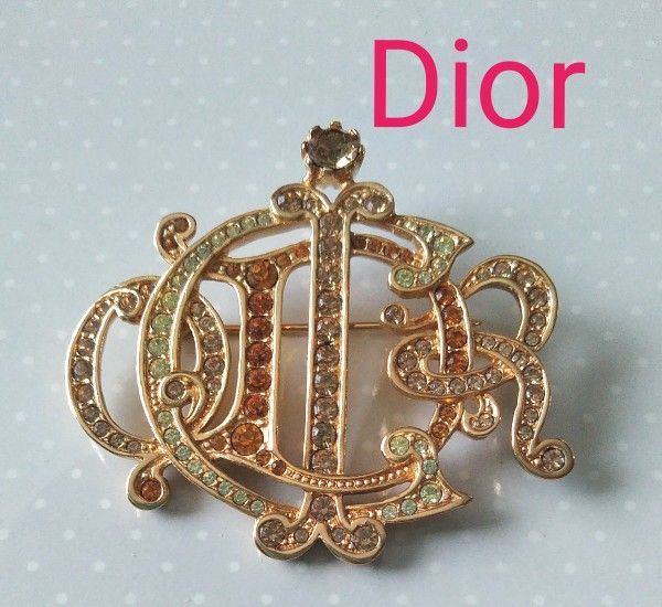 Christian Dior クリスチャン ディオール ゴールド ブローチ 旧ロゴ　ヴィンテージ　刻印あり