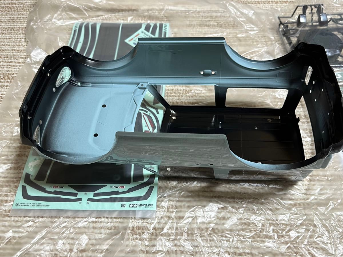 タミヤ フォードブロンコ2021 塗装済みボディ CCー02シャーシ タミヤ フォードブロンコ2021 塗装済みボディ CCー02シャーシ