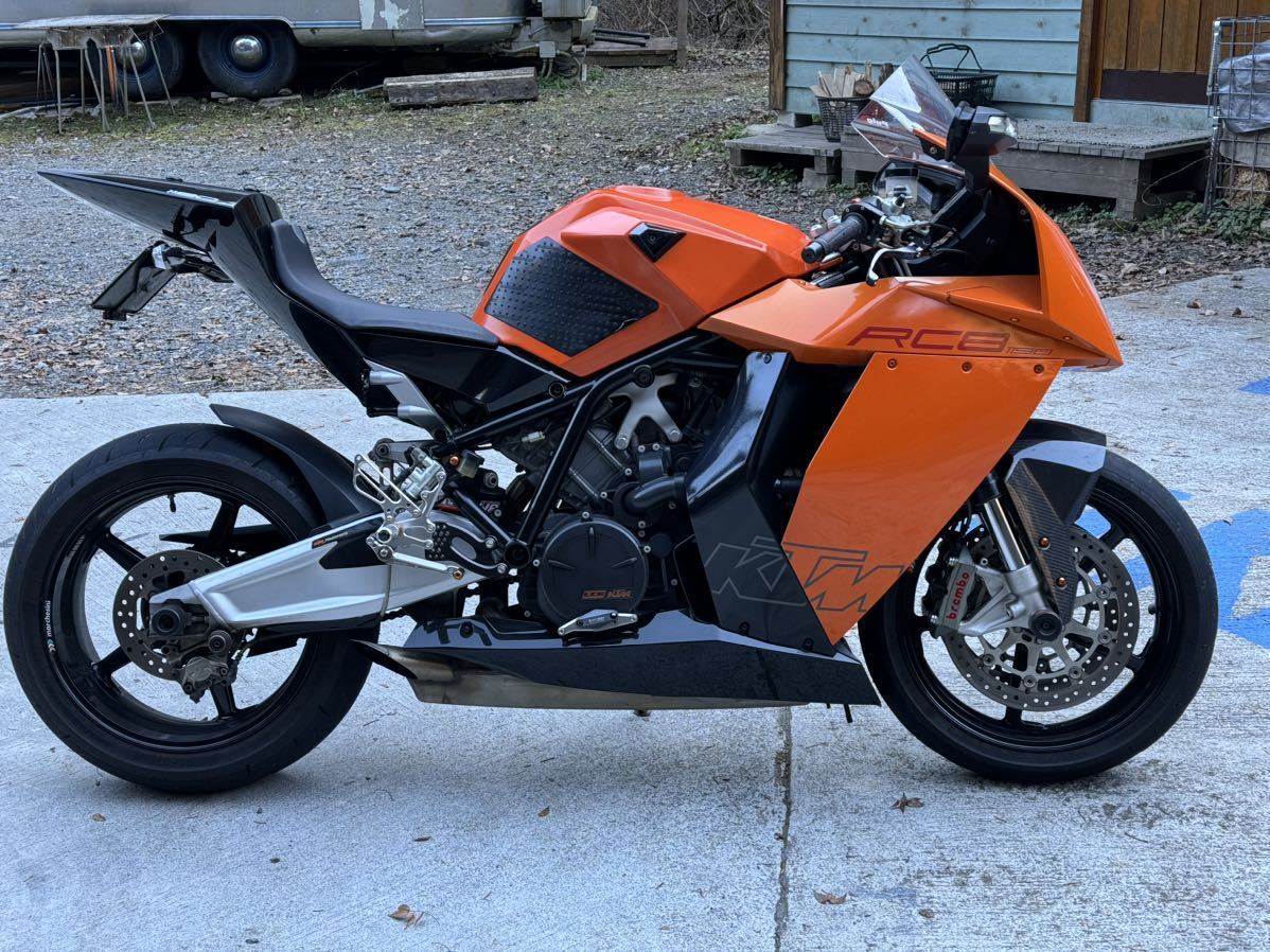 KTM RC8 オレンジ_右側面