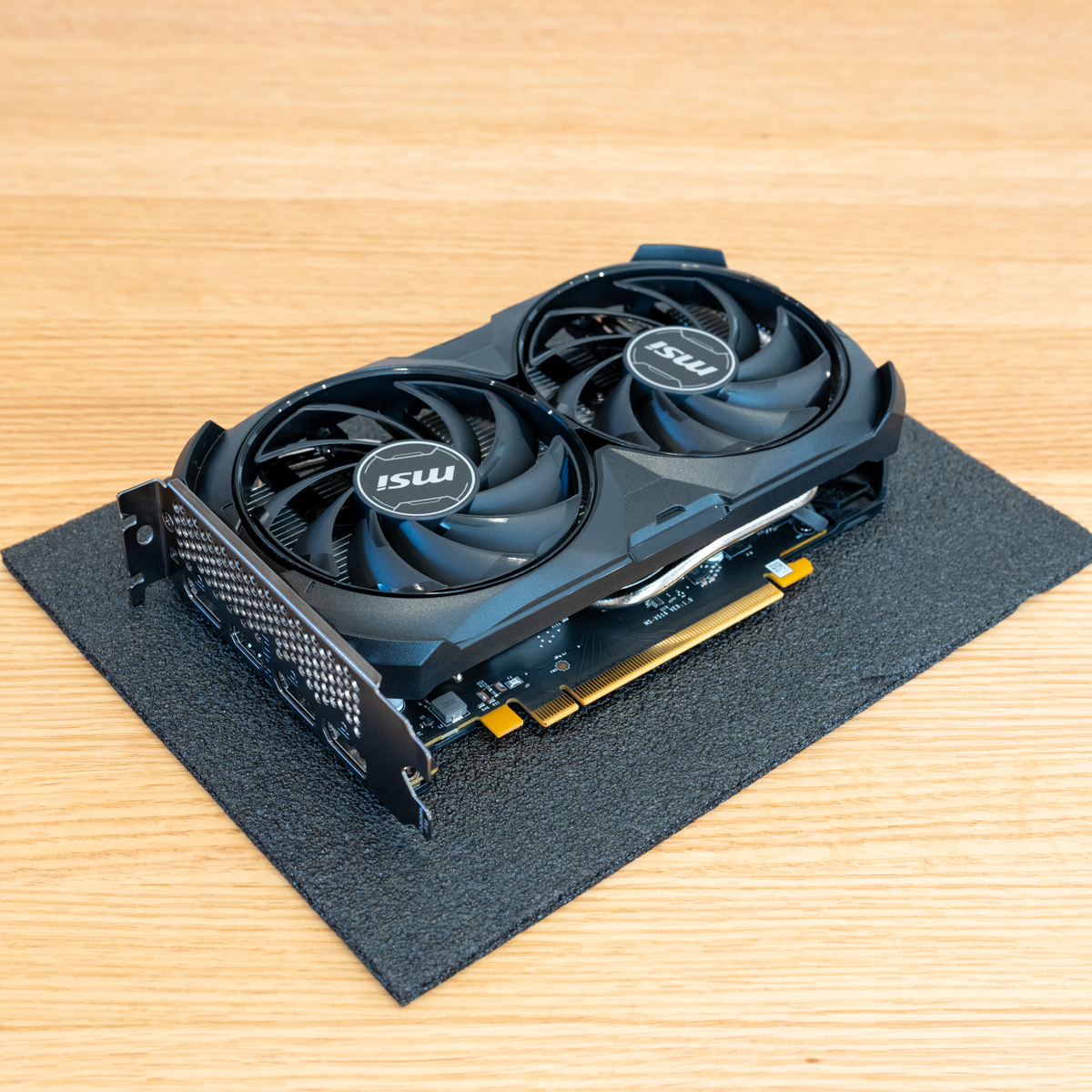 MSI GeForce RTX 4060 VENTUS 2X BLACK 8G OC 保証あり 美品 MSI GeForce RTX 4060 VENTUS 2X BLACK 8G OC 保証あり 美品