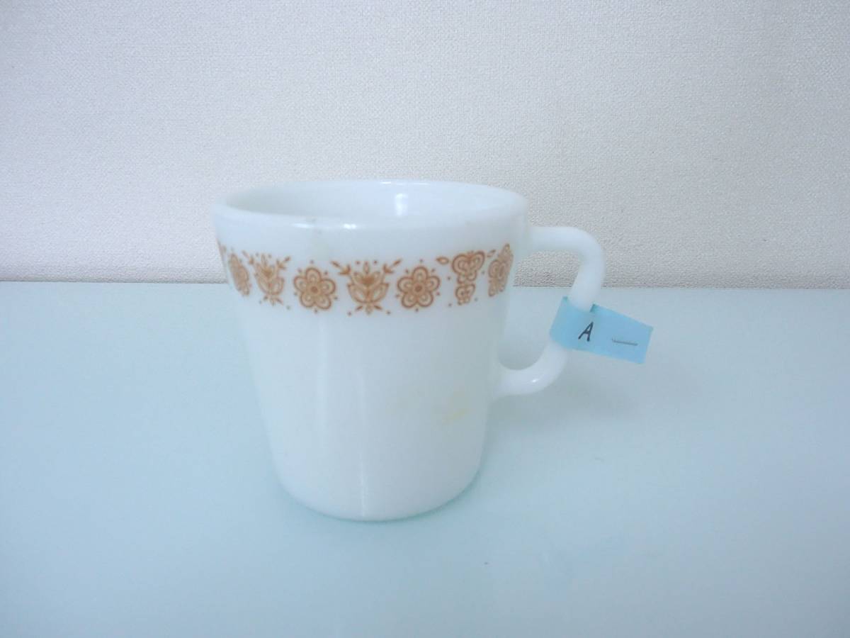 * Old! [PYREX] Pyrex milk glass. mug A *.