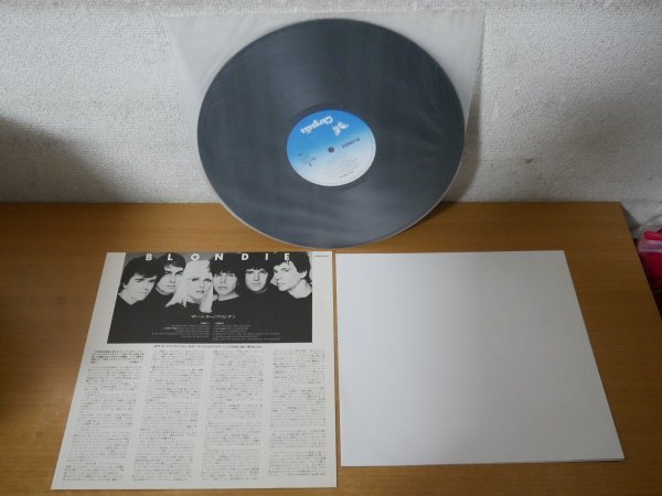 U2-176＜帯付LP/ポスター付/美品＞ブロンディ / ザ・ハンター_画像3