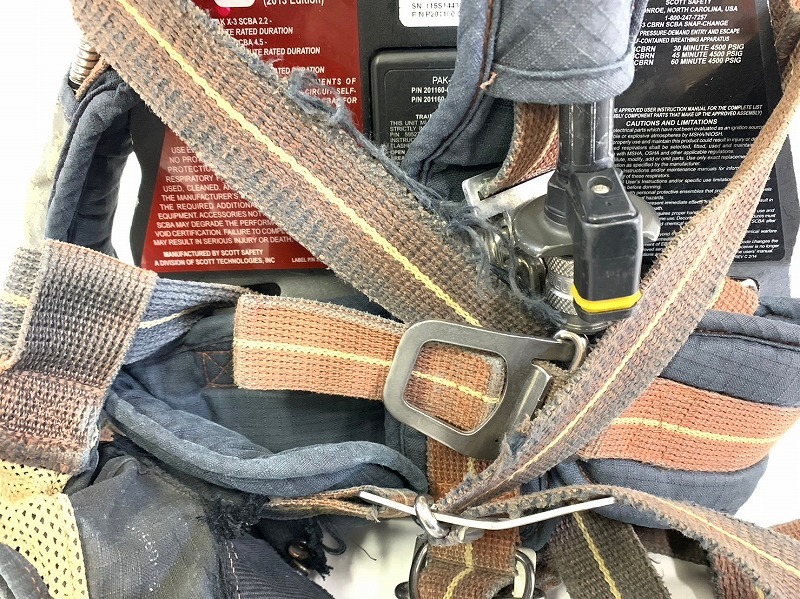 【米軍放出品】☆自給式呼吸器 空気呼吸器 消防 レスキュー 防塵 SCOTT SAFETY 4.5 SCBA 消防装備品 CBRN災害対応(140)☆MA19RK-W#24_画像9