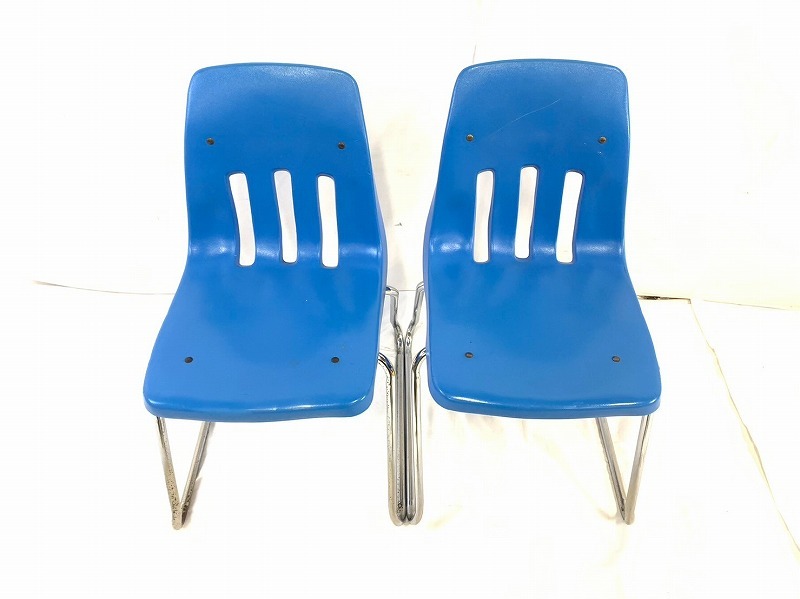 【米軍放出品】VIRCO スタッキングチェア 椅子 イス 2脚 ミッドセンチュリーモダン ブルー (200) ☆AA30OK-W#24_画像2