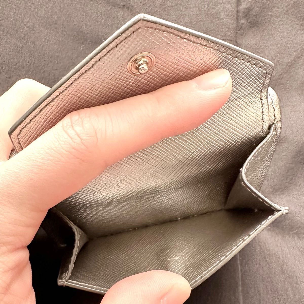PRADA プラダ 財布 三つ折り サフィアーノ ミニ財布 コンパクト PRADA プラダ 財布 三つ折り サフィアーノ ミニ財布 コンパクト