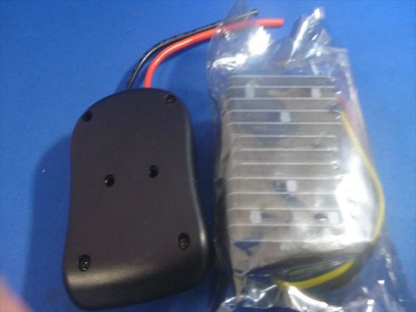 ネジ穴付き18V引き出しアダプター＋12V 40A変換器 マキタリチウムイオンバッテリーの電源を利用 BL1830 BL1840 BL1850 BL1860 BL1890など_画像1