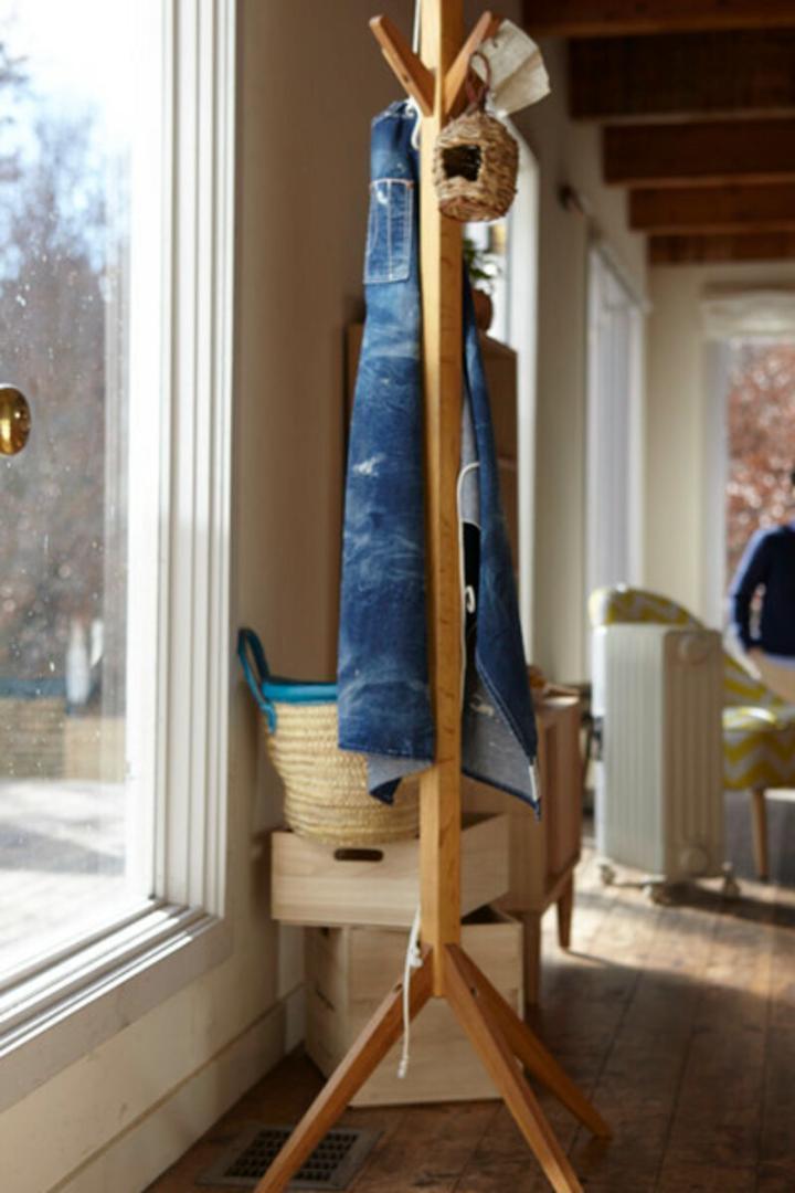 * limited amount * natural tree natural wood wooden paul (pole) hanger antique coat hanger Western-style clothes .. coat .. hanger rack storage rack hanging lowering 