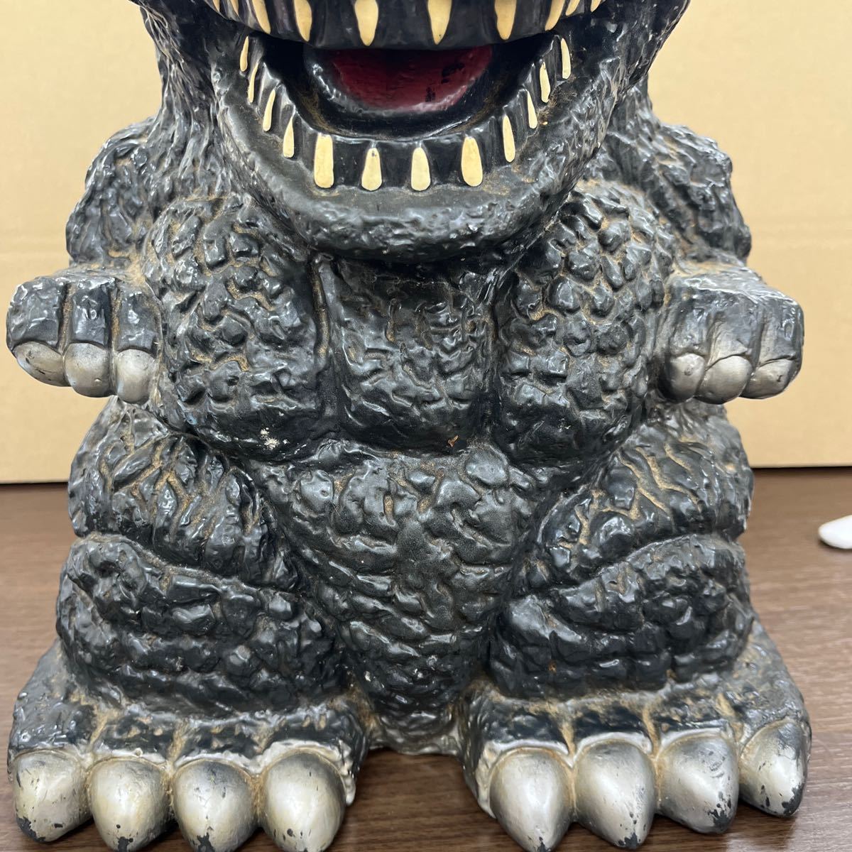 10. ゴジラ貯金箱 高さ34cm 1994年 東宝・東宝映画 YUTAKA ユタカ GODZILLA フィギュア 怪獣 当時物 でっかい貯金箱_画像10