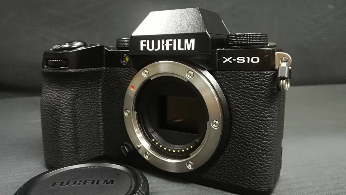 【美品♪】FUJIFILM 富士フィルム X-S10 ボディ 2610万画素 ミラーレス 一眼 カメラ/動作品_画像2