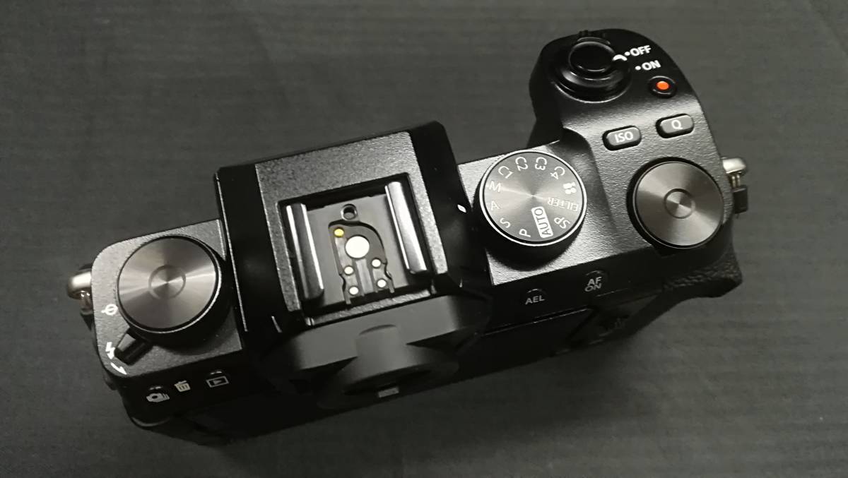 【美品♪】FUJIFILM 富士フィルム X-S10 ボディ 2610万画素 ミラーレス 一眼 カメラ/動作品_画像5