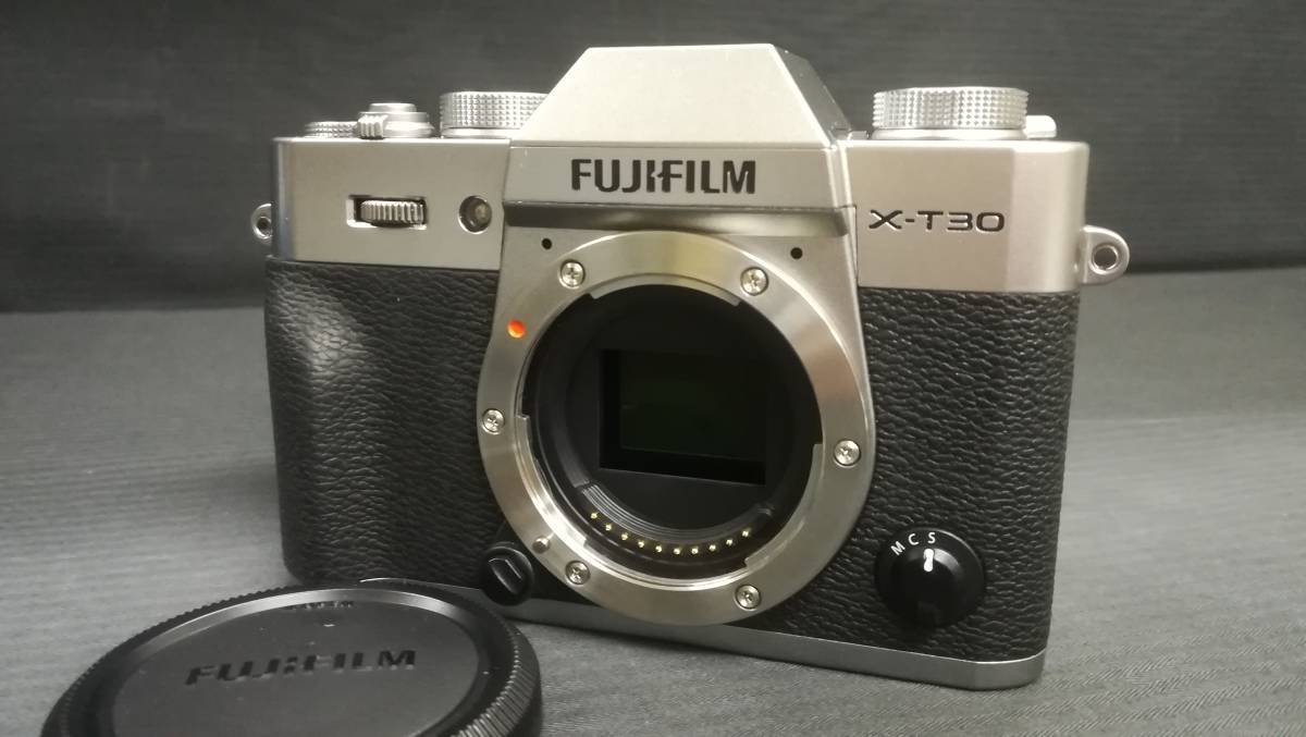 【美品♪】FUJIFILM 富士フィルム X-T30Ⅱ XC 15-45mm レンズキット ミラーレス カメラ/シルバー/動作品_画像2