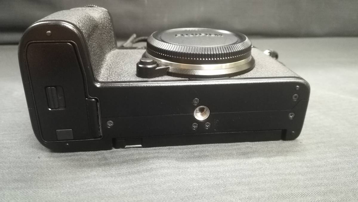 【美品♪】FUJIFILM 富士フィルム X-S10 ボディ 2610万画素 ミラーレス 一眼 カメラ/動作品_画像6