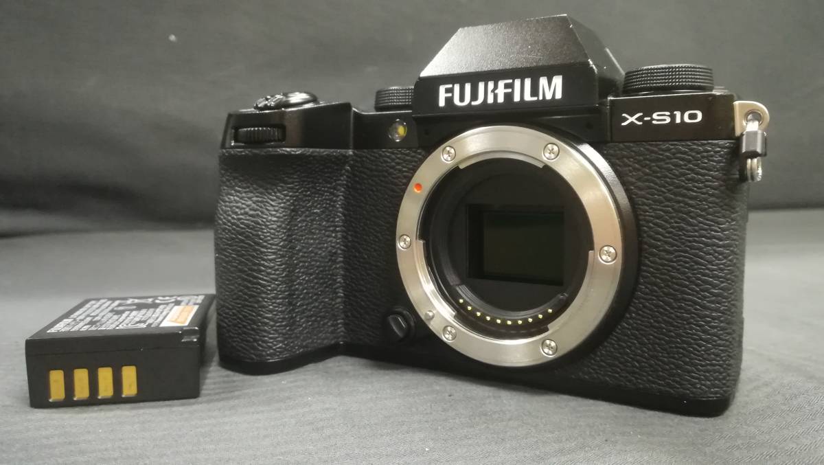 【美品♪】FUJIFILM 富士フィルム X-S10 ボディ 2610万画素 ミラーレス 一眼 カメラ/動作品_画像1