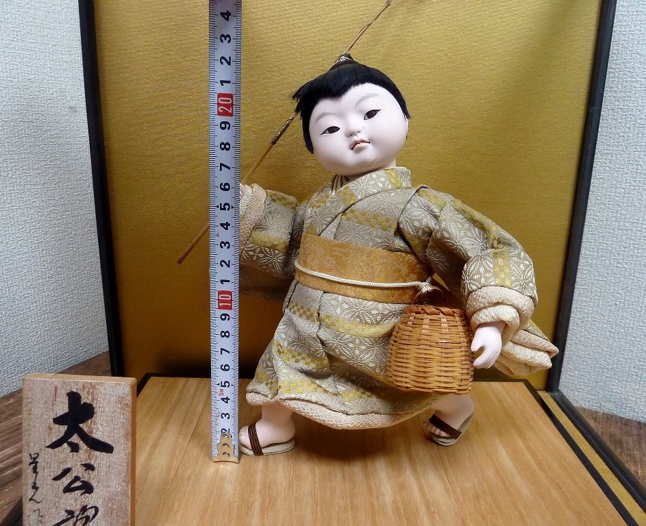 (*BM) futoshi ../ мужчина японская кукла рыбалка . подросток высота 40.5. стеклянный кейс ввод куклы ichimatsu кукла для празника мальчиков .... предмет античный retro . человек 