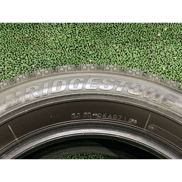 8～9分山 ブリヂストン BLIZZAK VRX 215/60R16 95Q 4本/札幌市手渡し可/中古スタッドレスタイヤ(冬タイヤ) マークX E2_97_画像7