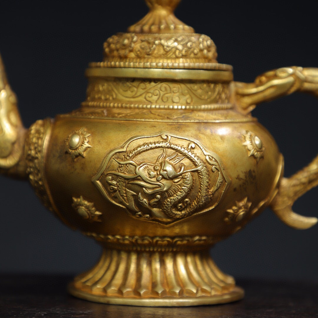 清・古銅彫・塗金・神獣紋・酒壺』極細工 置物古賞物 中国古玩 清・古銅彫・塗金・神獣紋・酒壺』極細工 置物古賞物 中国古玩